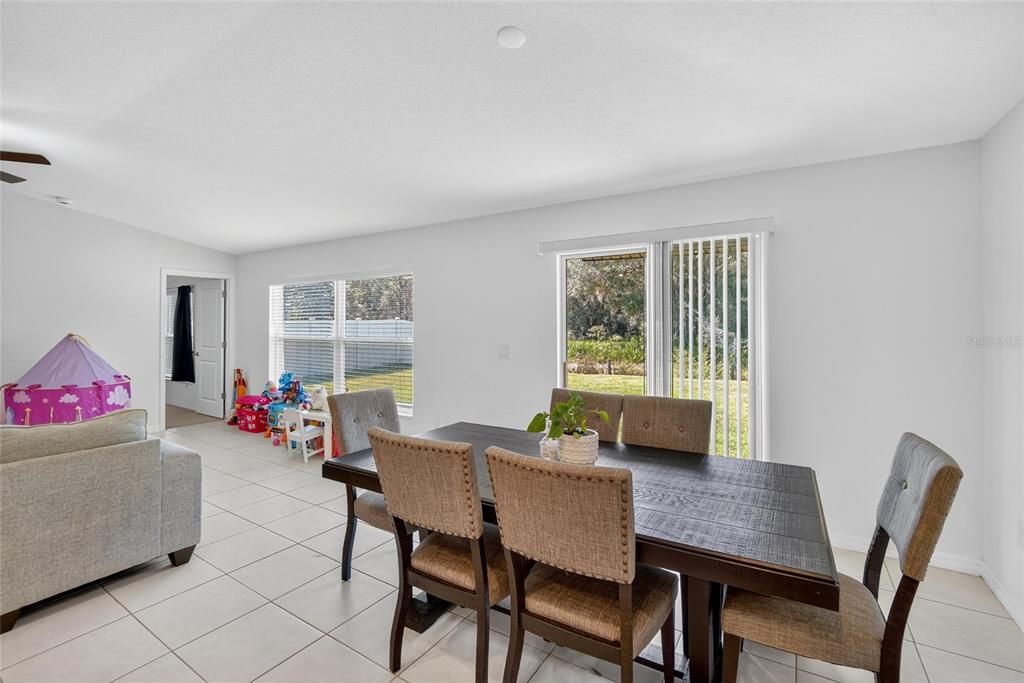 For Sale: $324,500 (4 beds, 2 baths, 1918 Square Feet)