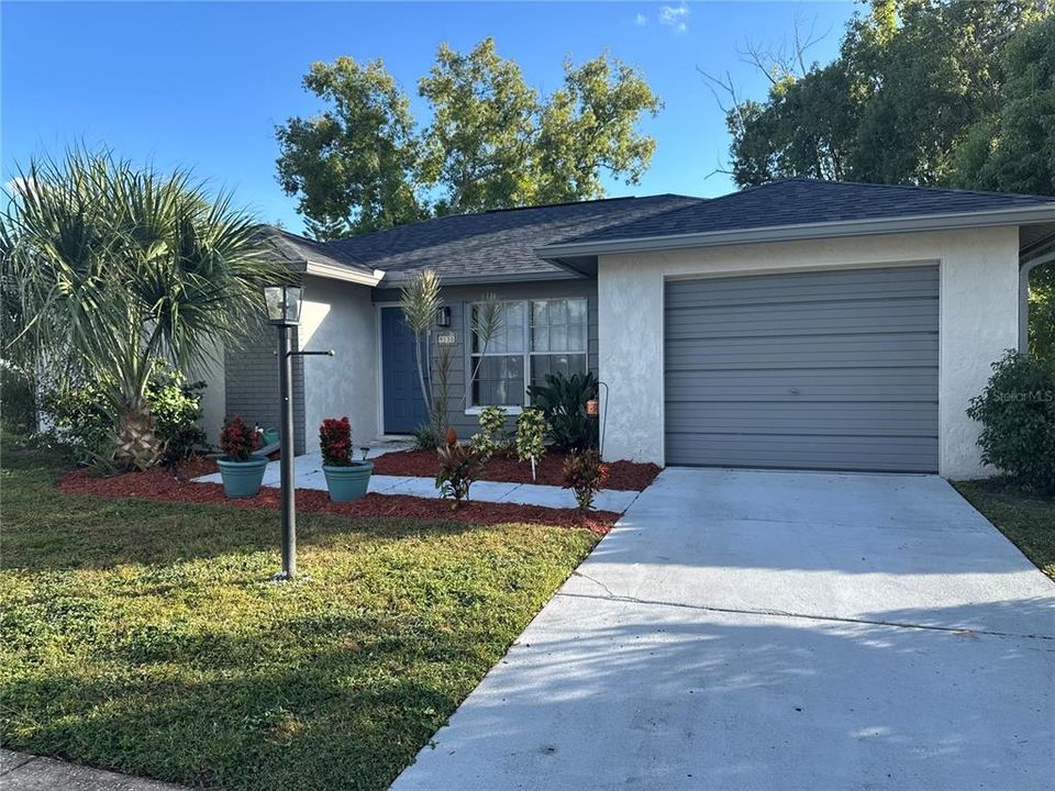 Active With Contract: $249,900 (2 beds, 2 baths, 1209 Square Feet)