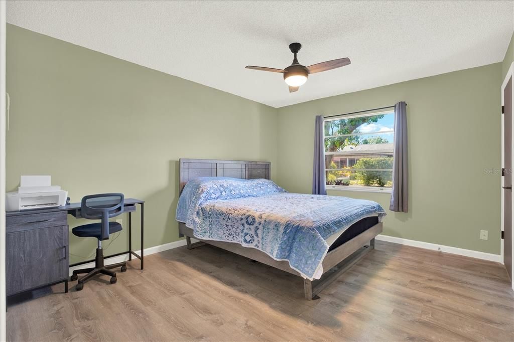 Active With Contract: $249,900 (2 beds, 2 baths, 1209 Square Feet)