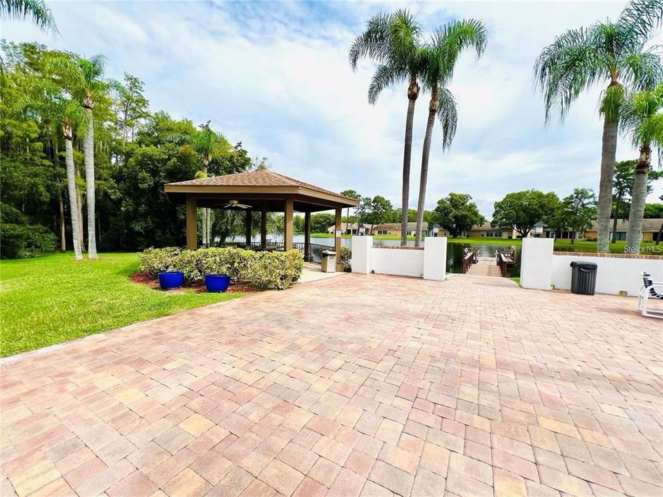 Active With Contract: $249,900 (2 beds, 2 baths, 1209 Square Feet)