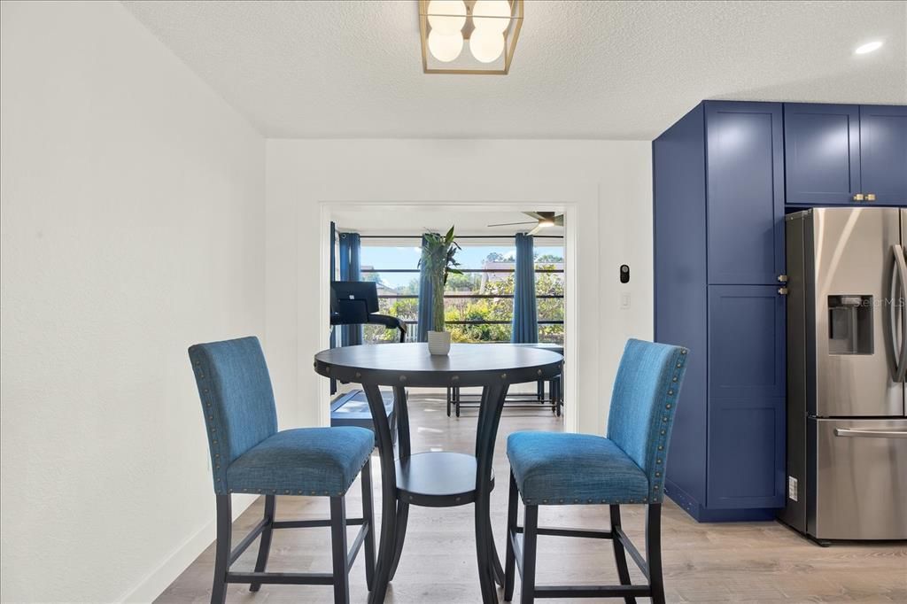 Active With Contract: $249,900 (2 beds, 2 baths, 1209 Square Feet)