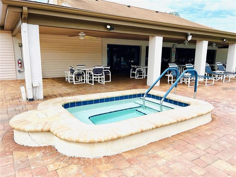 Active With Contract: $249,900 (2 beds, 2 baths, 1209 Square Feet)