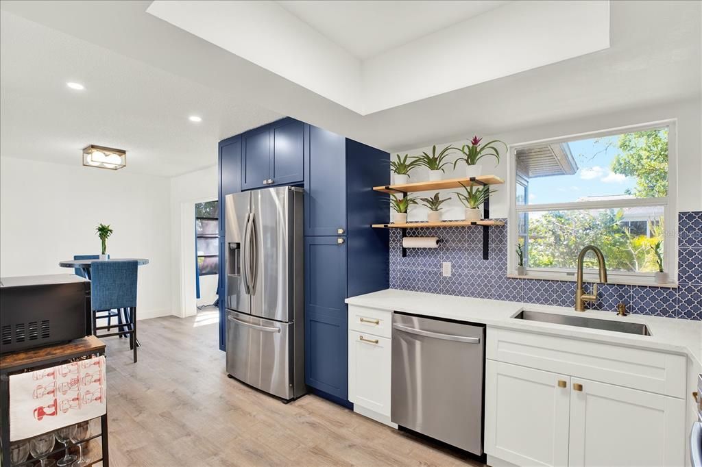 Active With Contract: $249,900 (2 beds, 2 baths, 1209 Square Feet)