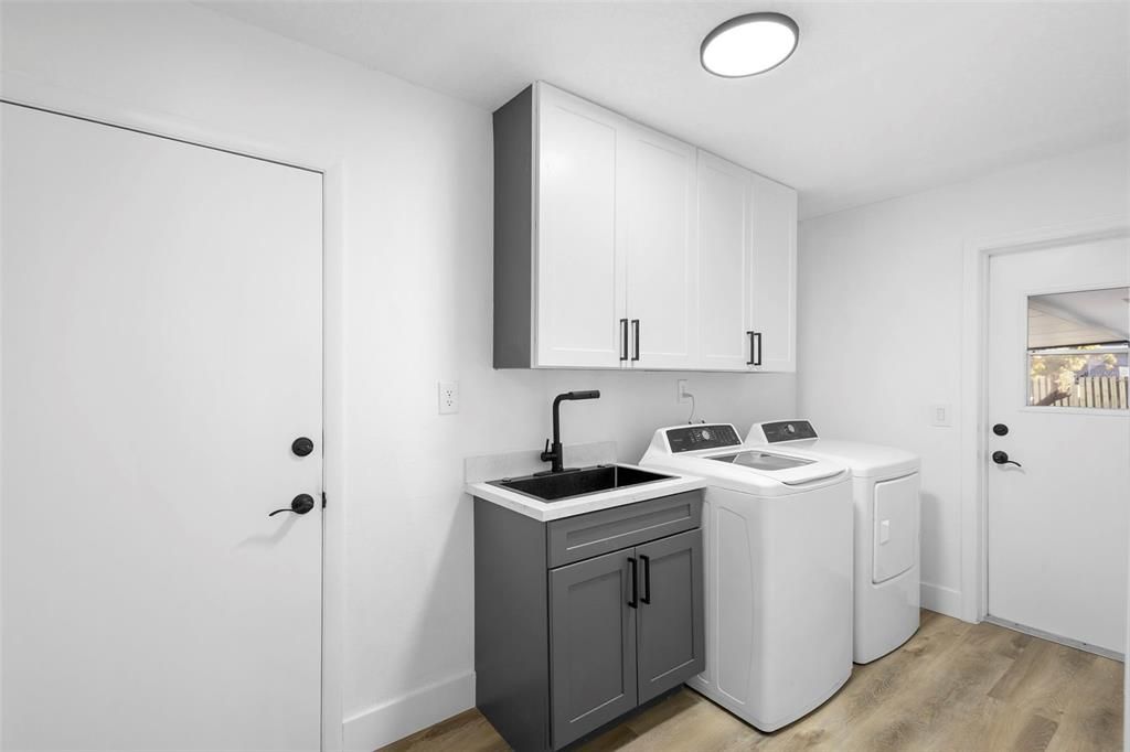 For Sale: $689,000 (4 beds, 2 baths, 2199 Square Feet)