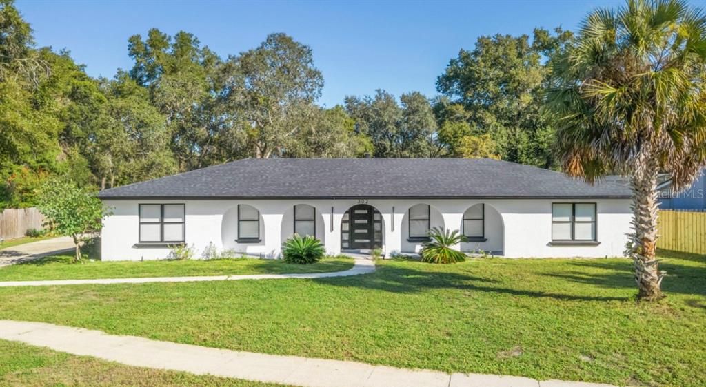 For Sale: $689,000 (4 beds, 2 baths, 2199 Square Feet)