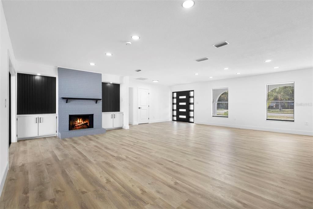 For Sale: $689,000 (4 beds, 2 baths, 2199 Square Feet)