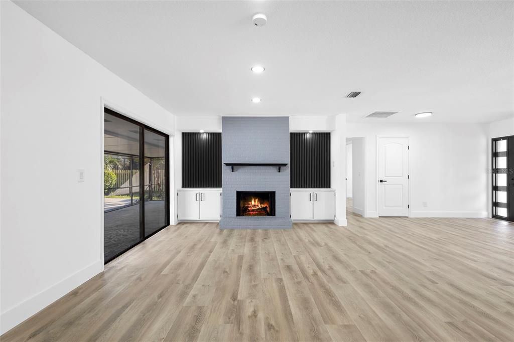 For Sale: $689,000 (4 beds, 2 baths, 2199 Square Feet)