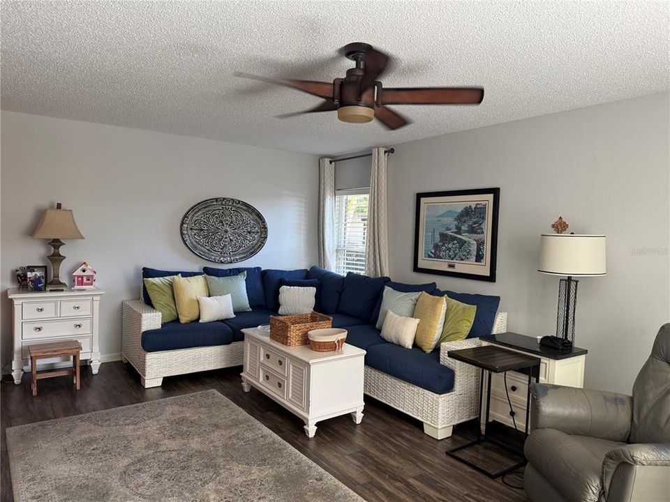 En Venta: $218,740 (2 camas, 2 baños, 1291 Pies cuadrados)