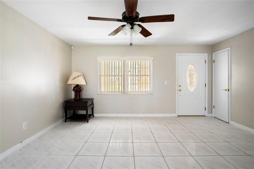 Active With Contract: $295,000 (3 beds, 2 baths, 1075 Square Feet)