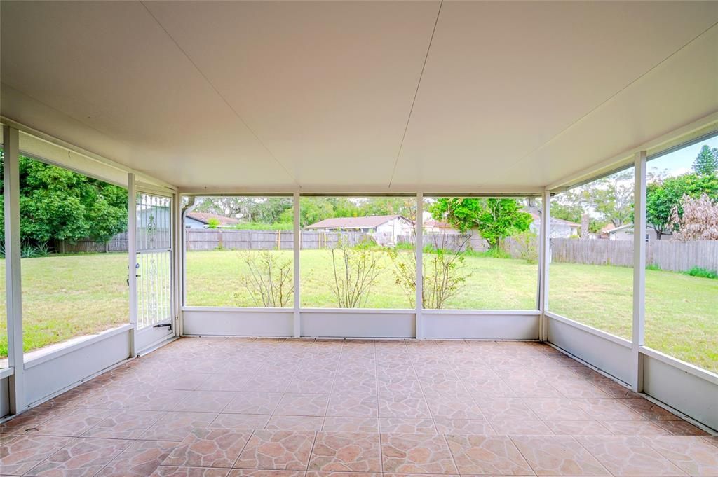 Active With Contract: $295,000 (3 beds, 2 baths, 1075 Square Feet)