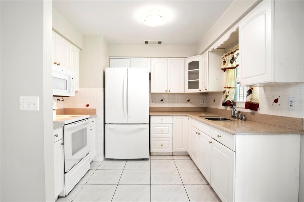 Active With Contract: $295,000 (3 beds, 2 baths, 1075 Square Feet)