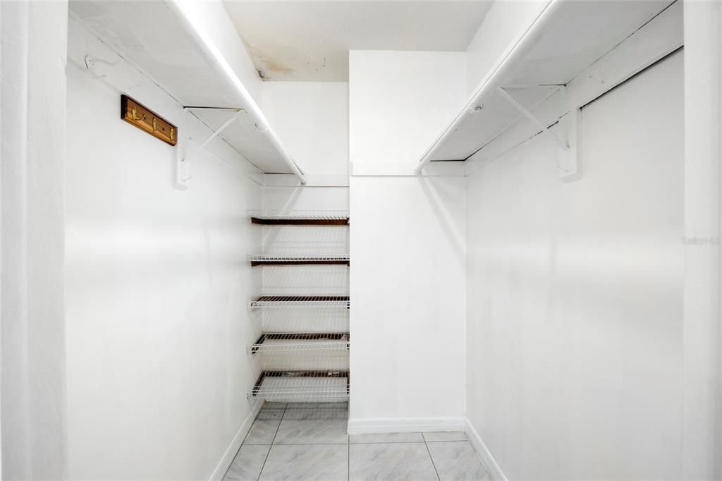 Active With Contract: $295,000 (3 beds, 2 baths, 1075 Square Feet)