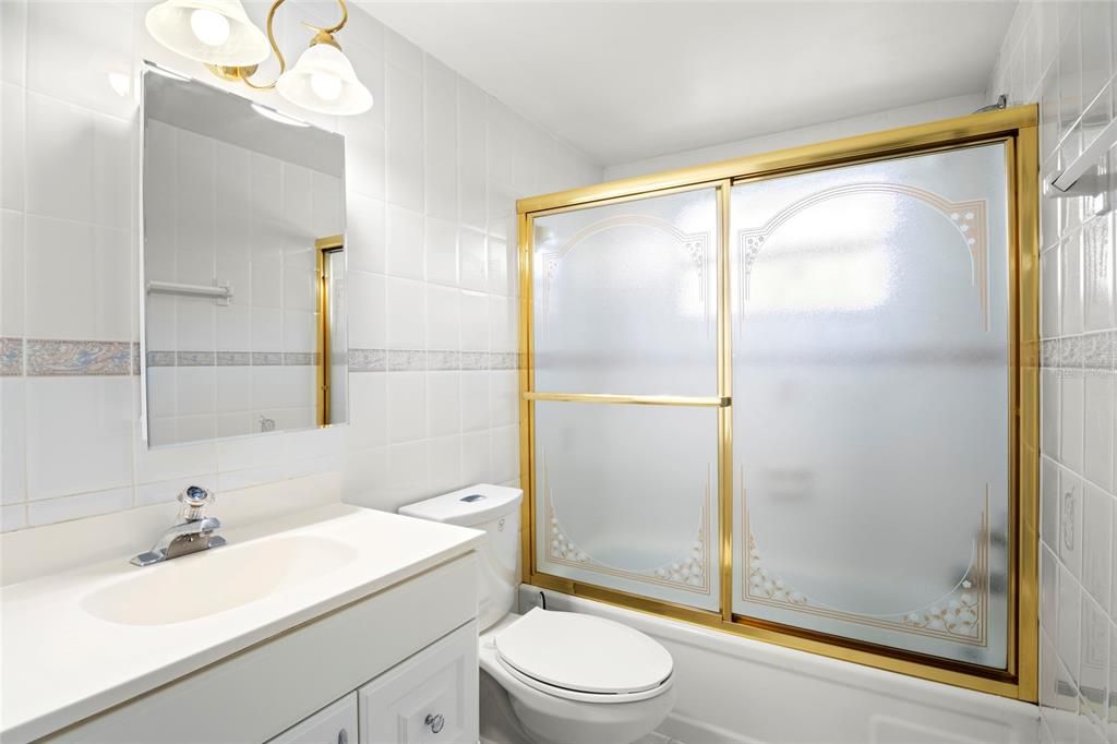 Active With Contract: $295,000 (3 beds, 2 baths, 1075 Square Feet)