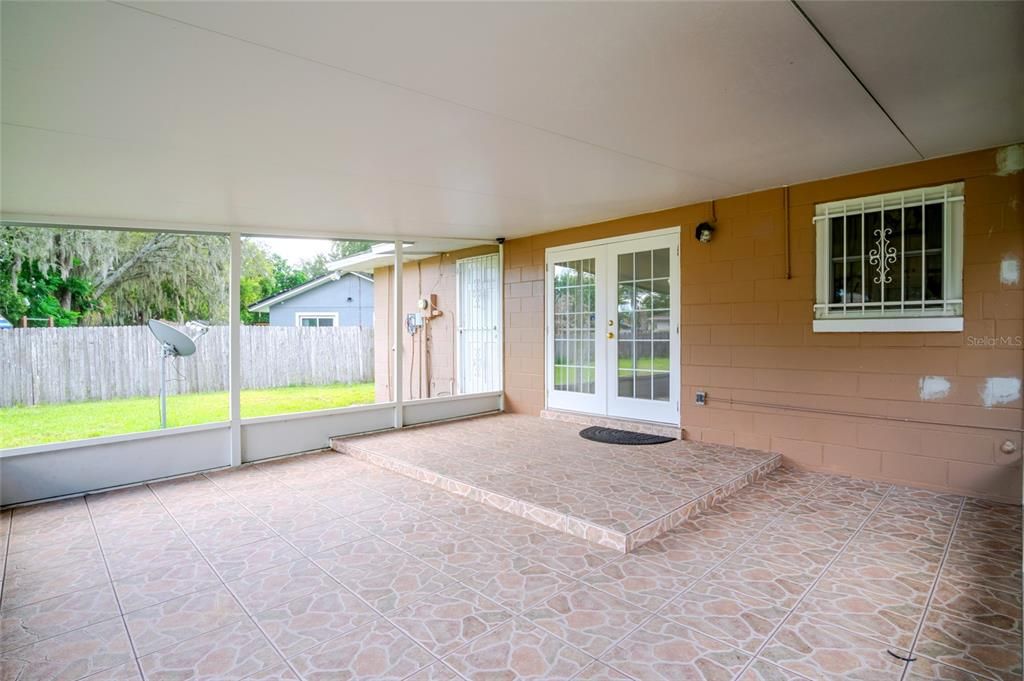 Active With Contract: $295,000 (3 beds, 2 baths, 1075 Square Feet)