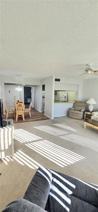 For Sale: $119,900 (1 beds, 1 baths, 700 Square Feet)