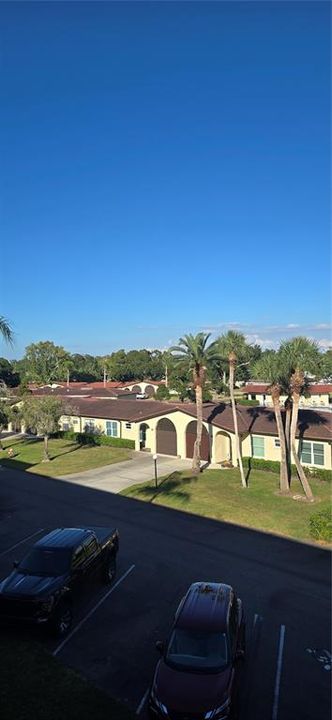 For Sale: $119,900 (1 beds, 1 baths, 700 Square Feet)