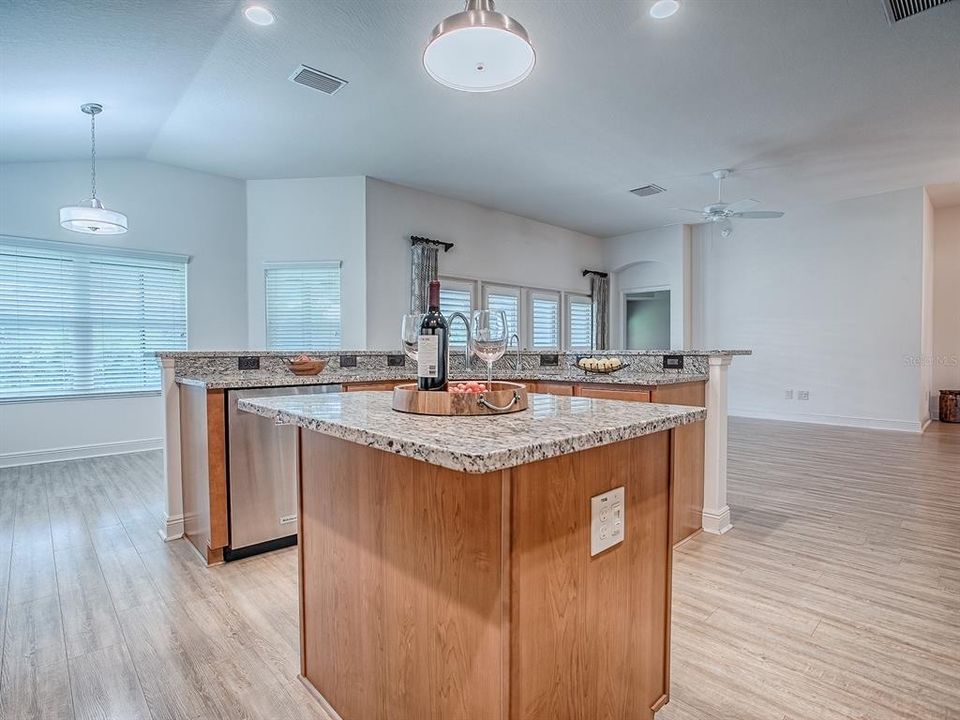 En Venta: $489,500 (3 camas, 2 baños, 1830 Pies cuadrados)