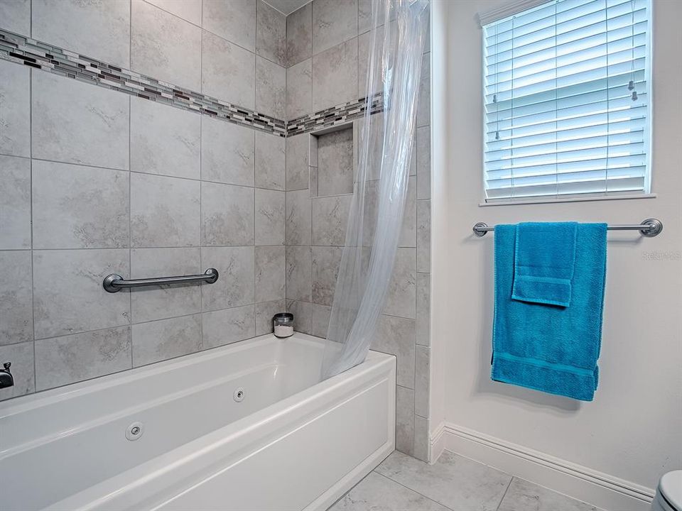 En Venta: $489,500 (3 camas, 2 baños, 1830 Pies cuadrados)