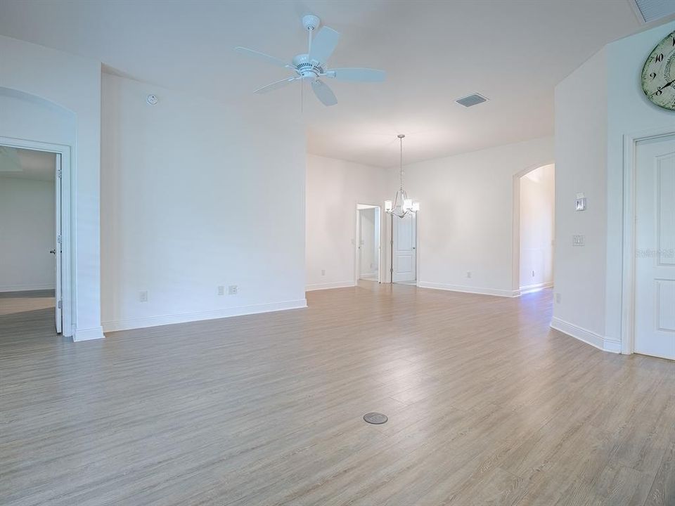 En Venta: $489,500 (3 camas, 2 baños, 1830 Pies cuadrados)