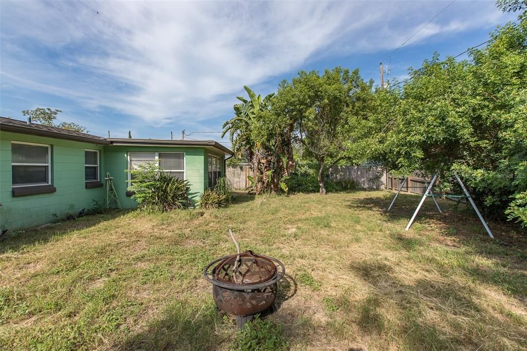 Active With Contract: $185,000 (2 beds, 2 baths, 1004 Square Feet)