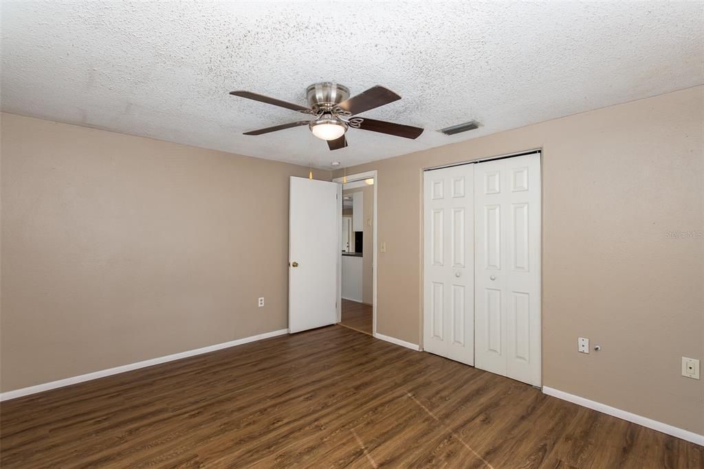 Active With Contract: $185,000 (2 beds, 2 baths, 1004 Square Feet)