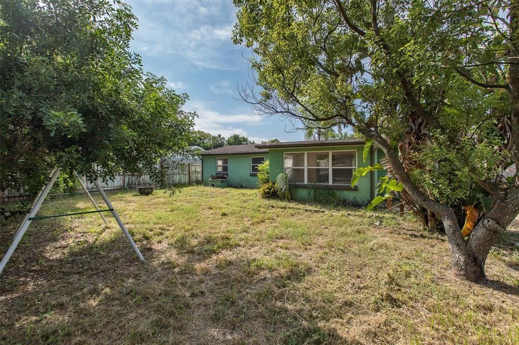 Active With Contract: $185,000 (2 beds, 2 baths, 1004 Square Feet)