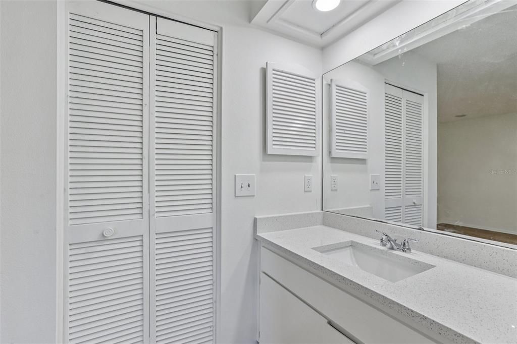 For Sale: $279,000 (2 beds, 2 baths, 1465 Square Feet)