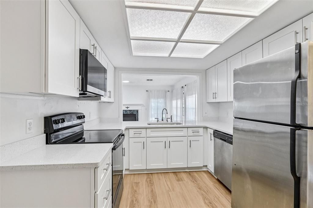 For Sale: $279,000 (2 beds, 2 baths, 1465 Square Feet)