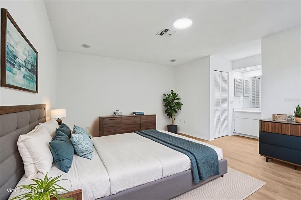 For Sale: $279,000 (2 beds, 2 baths, 1465 Square Feet)