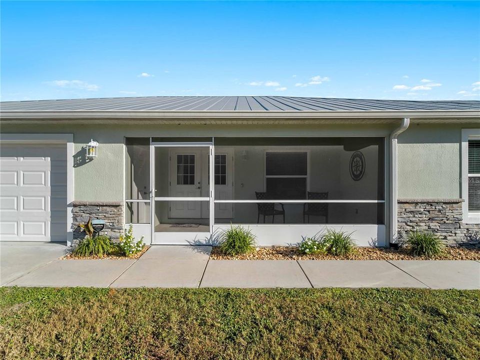 For Sale: $589,900 (5 beds, 3 baths, 2200 Square Feet)