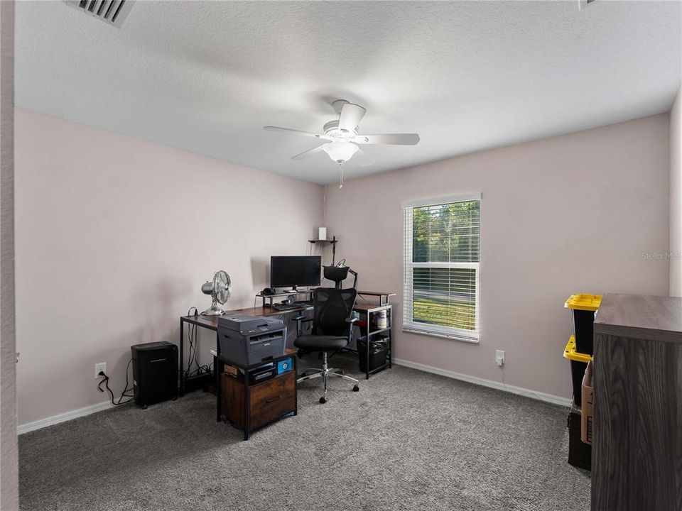 For Sale: $589,900 (5 beds, 3 baths, 2200 Square Feet)