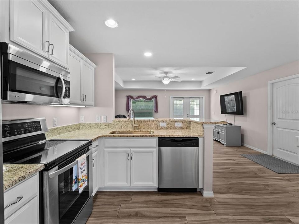 For Sale: $589,900 (5 beds, 3 baths, 2200 Square Feet)