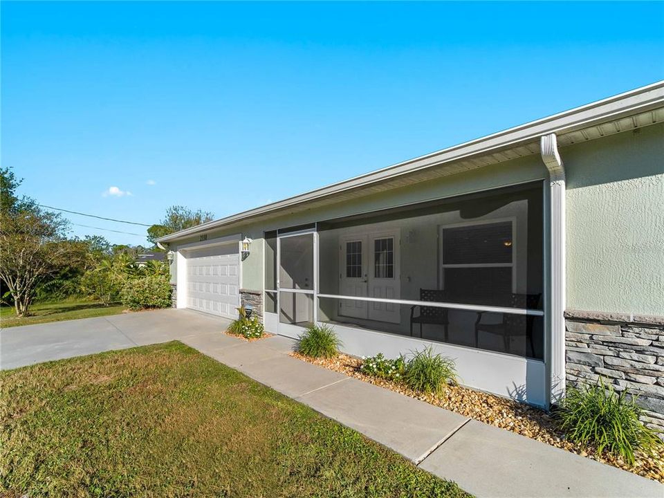 For Sale: $589,900 (5 beds, 3 baths, 2200 Square Feet)