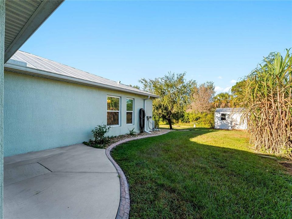 For Sale: $589,900 (5 beds, 3 baths, 2200 Square Feet)