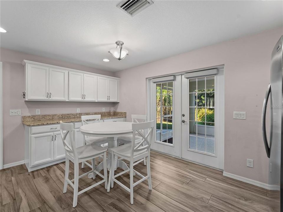 For Sale: $589,900 (5 beds, 3 baths, 2200 Square Feet)