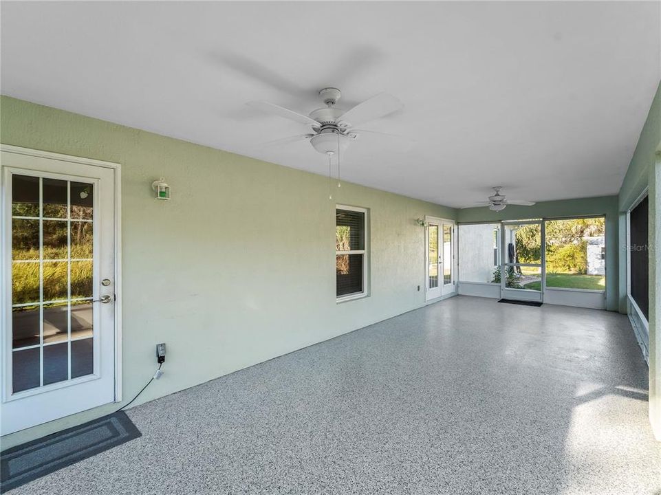 For Sale: $589,900 (5 beds, 3 baths, 2200 Square Feet)