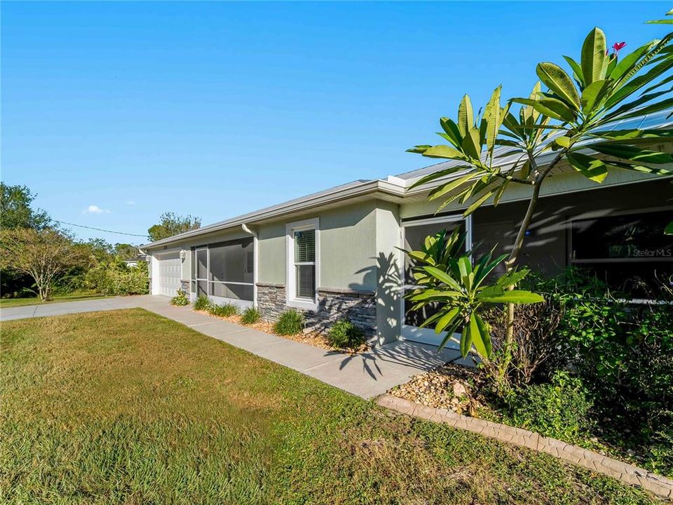 For Sale: $589,900 (5 beds, 3 baths, 2200 Square Feet)