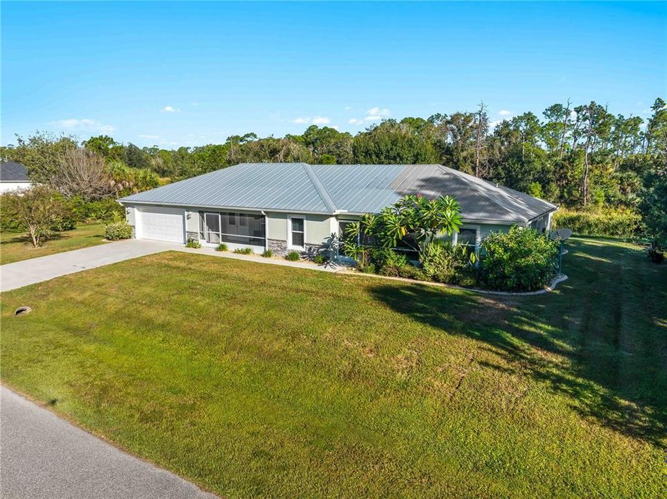 For Sale: $589,900 (5 beds, 3 baths, 2200 Square Feet)