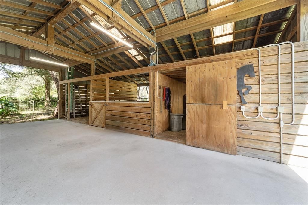 Active With Contract: $399,900 (2 beds, 2 baths, 1446 Square Feet)