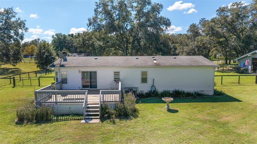 Active With Contract: $399,900 (2 beds, 2 baths, 1446 Square Feet)