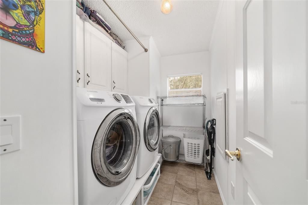 Active With Contract: $399,900 (2 beds, 2 baths, 1446 Square Feet)