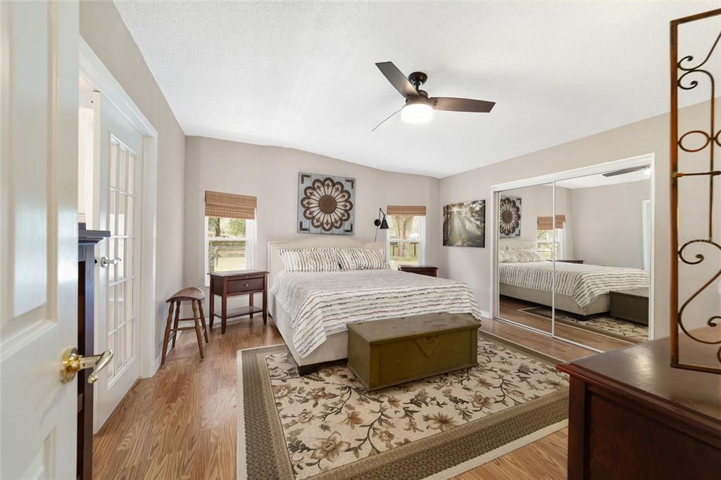 Active With Contract: $399,900 (2 beds, 2 baths, 1446 Square Feet)