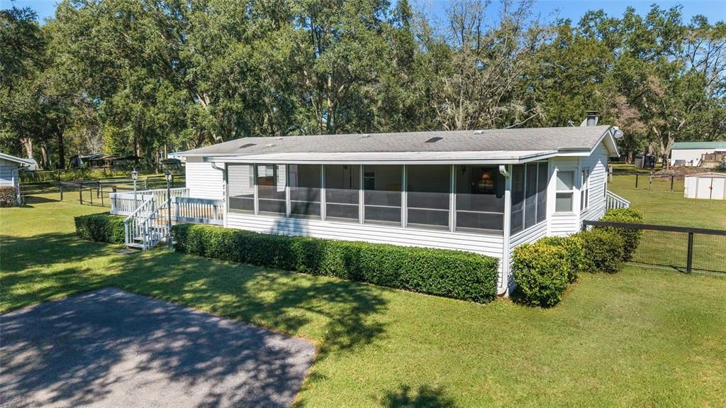 Active With Contract: $399,900 (2 beds, 2 baths, 1446 Square Feet)