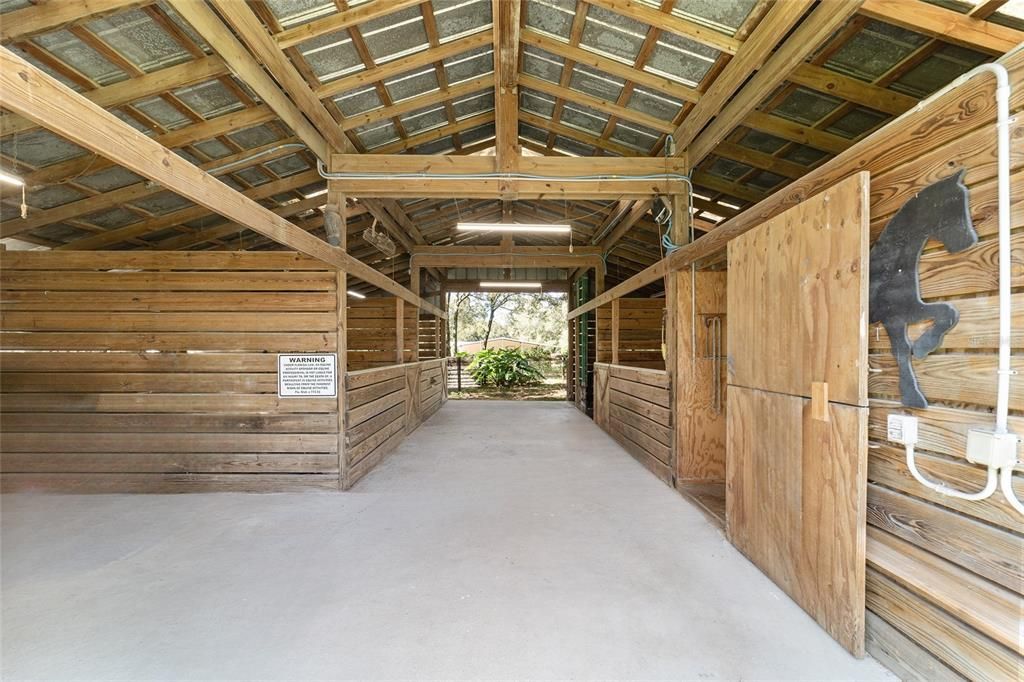 Active With Contract: $399,900 (2 beds, 2 baths, 1446 Square Feet)