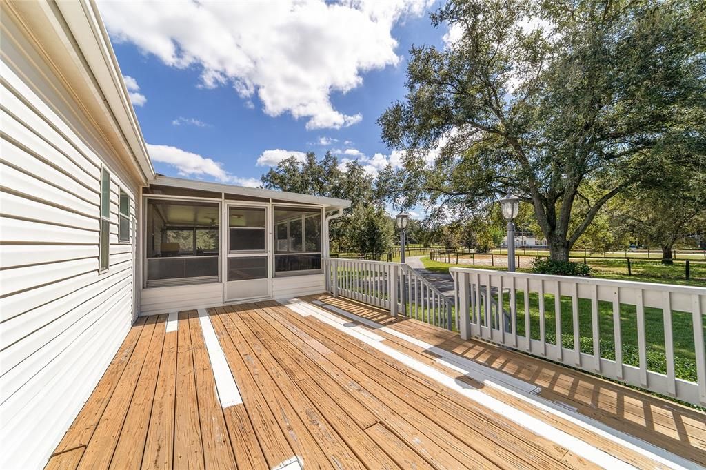 Active With Contract: $399,900 (2 beds, 2 baths, 1446 Square Feet)