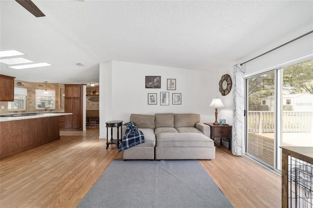 Active With Contract: $399,900 (2 beds, 2 baths, 1446 Square Feet)