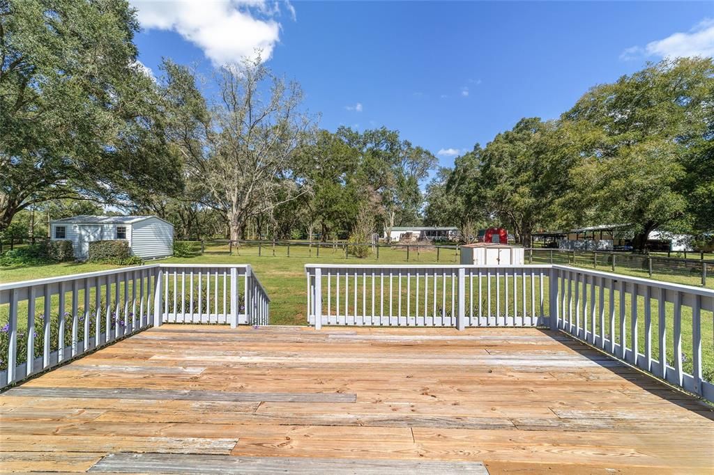 Active With Contract: $399,900 (2 beds, 2 baths, 1446 Square Feet)