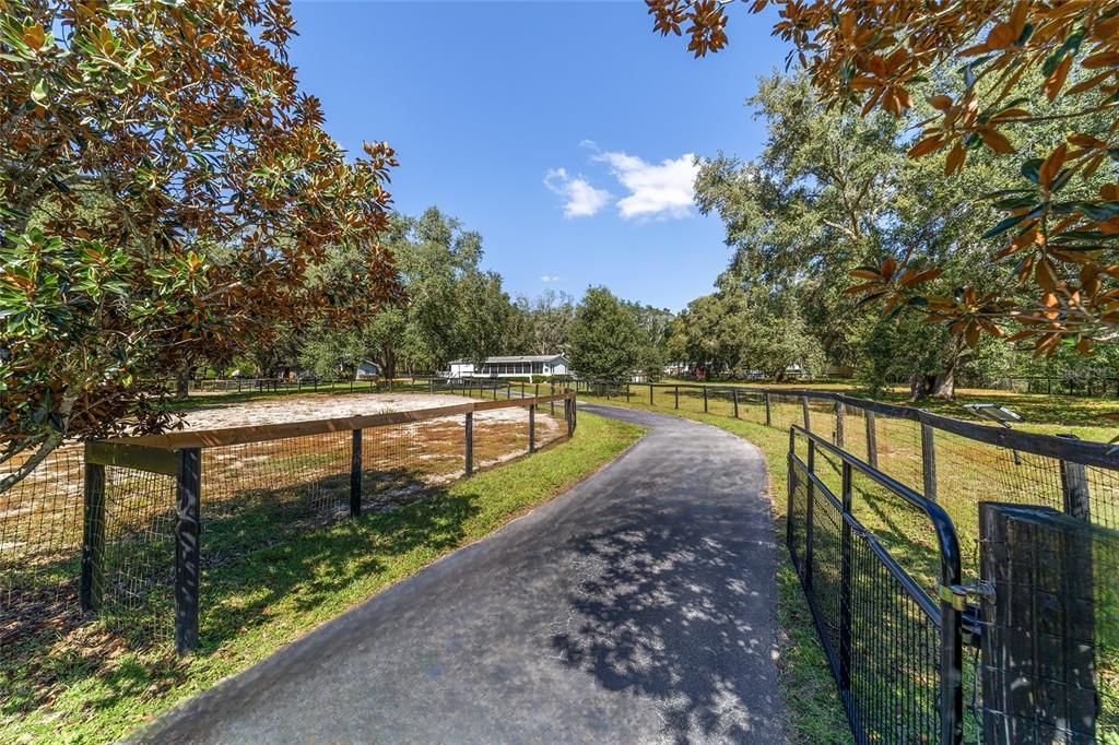 Active With Contract: $399,900 (2 beds, 2 baths, 1446 Square Feet)