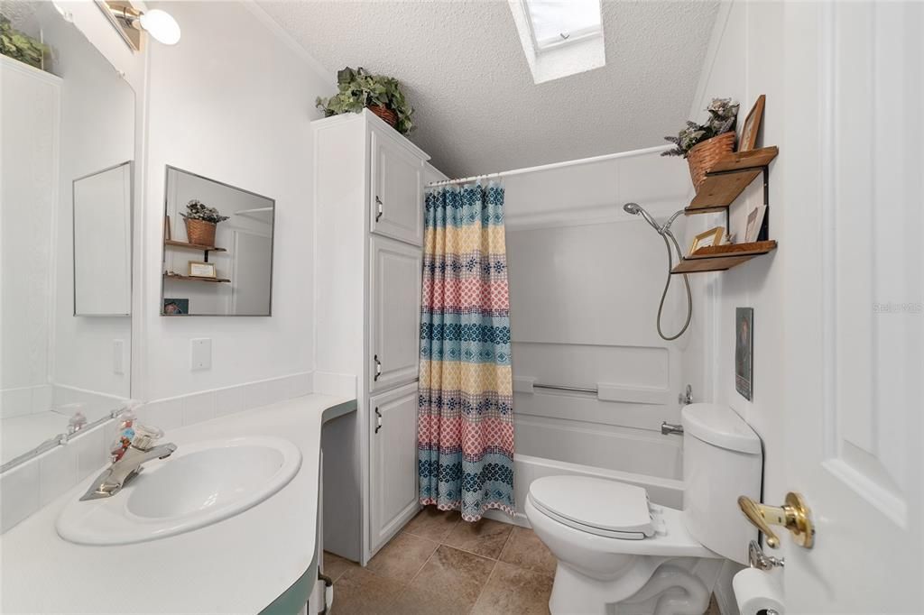 Active With Contract: $399,900 (2 beds, 2 baths, 1446 Square Feet)