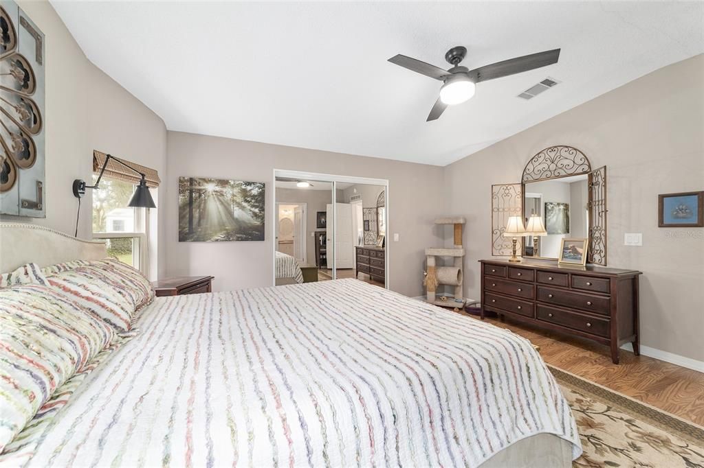 Active With Contract: $399,900 (2 beds, 2 baths, 1446 Square Feet)